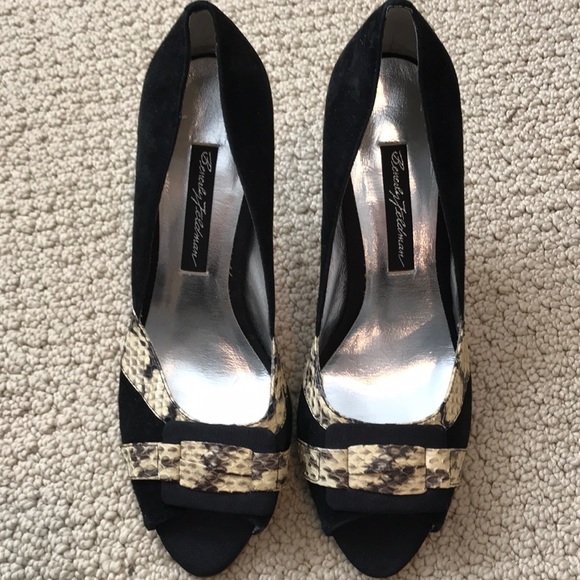 Heels - Picture 3 of 3